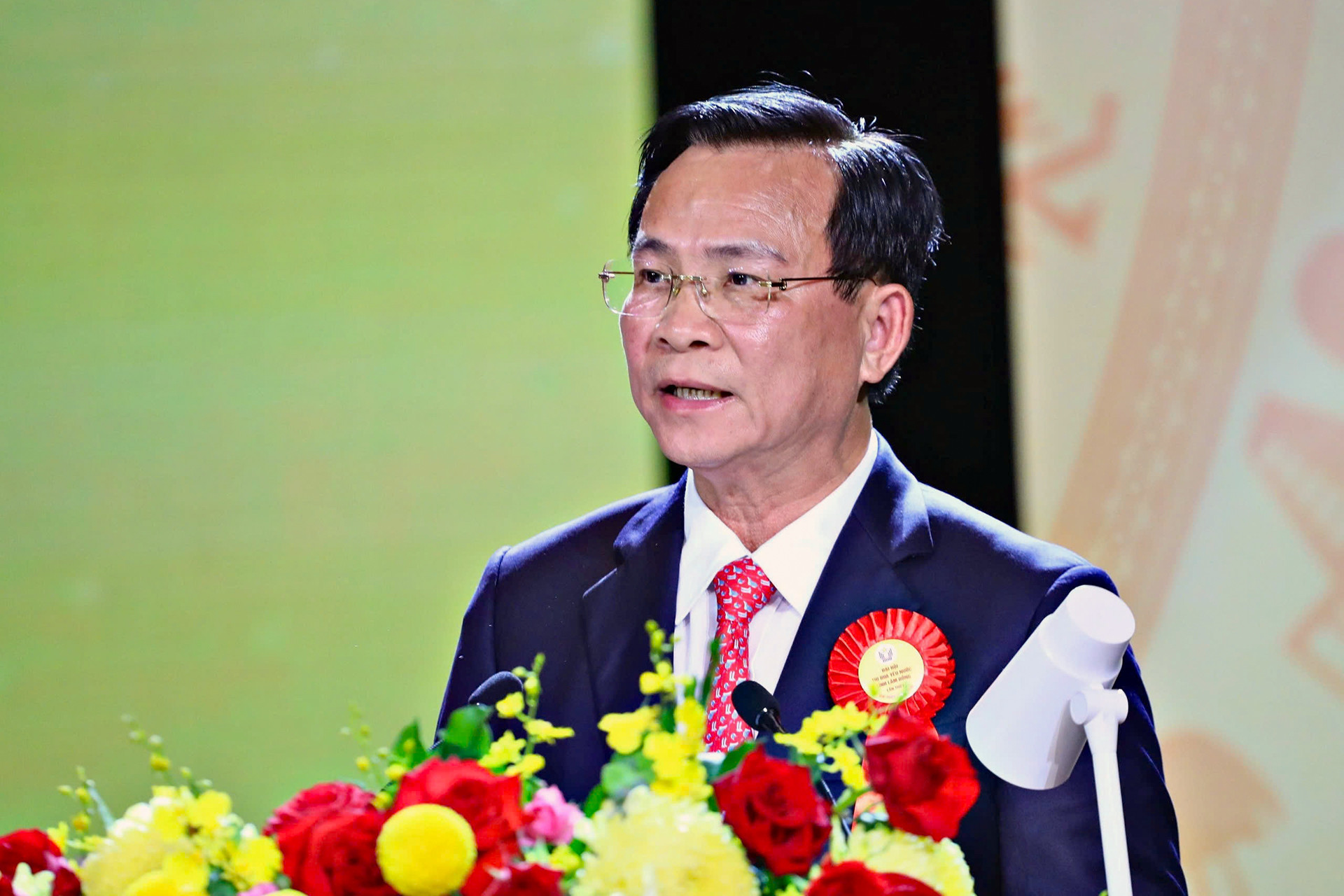 Chu tich ubnd tinh lam dong 1.jpg