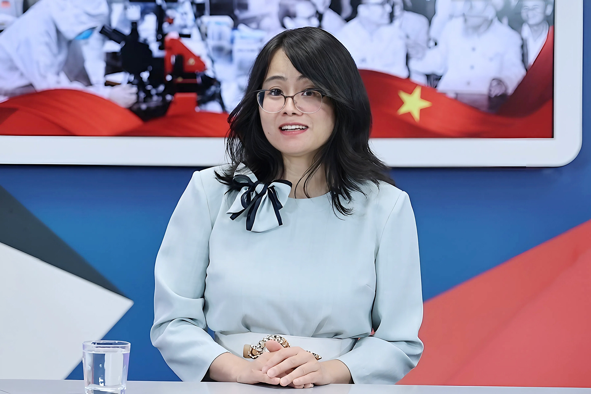 'Cô Hiệu trưởng Nguyễn Thị Doan từng khuyên tôi ra thế giới xem người ta làm những gì'