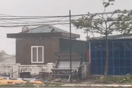 Cập nhật bão Bualoi: Tâm bão vào đất liền, giông lốc làm đổ nhà, ít nhất 6 người chết