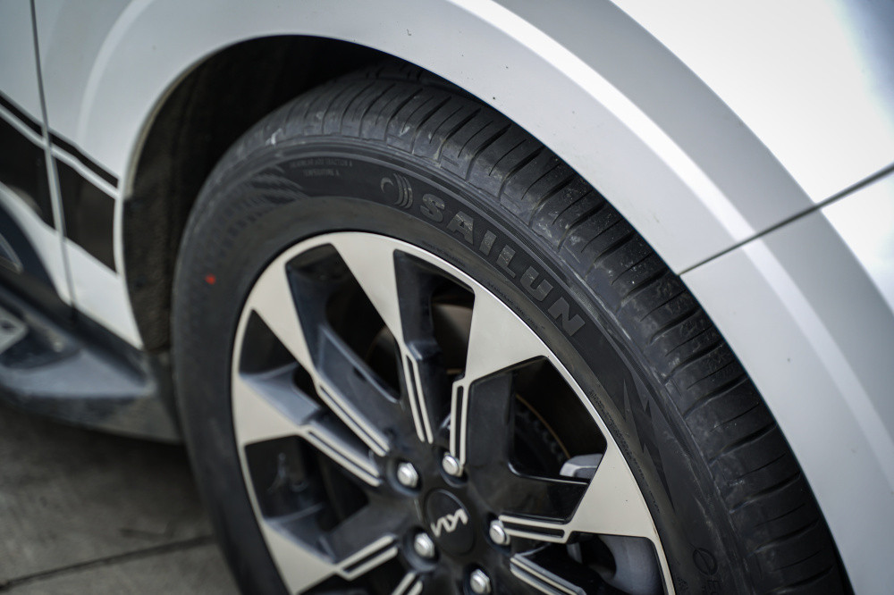 lop xe dien lap xe xang.jpg