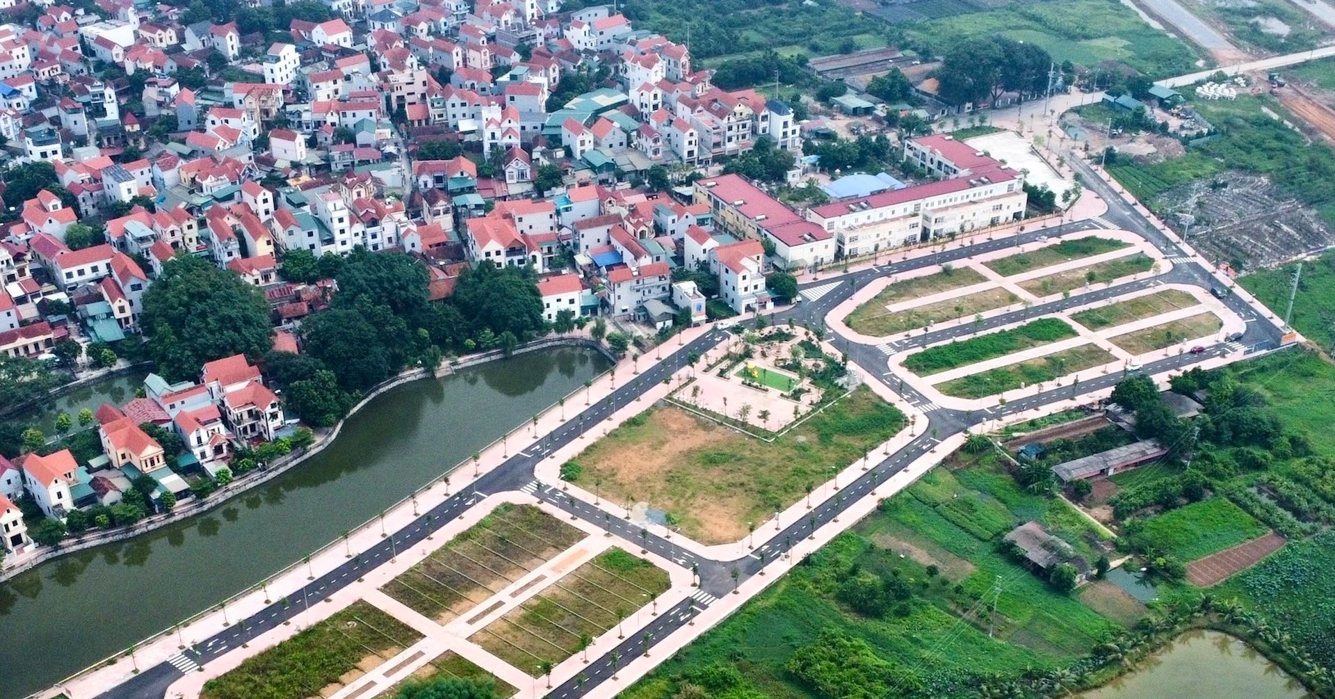 Muốn đấu giá lô đất 1 tỷ, đặt cọc tối đa 500 triệu: Liều thuốc trị thổi giá, bỏ cọc?