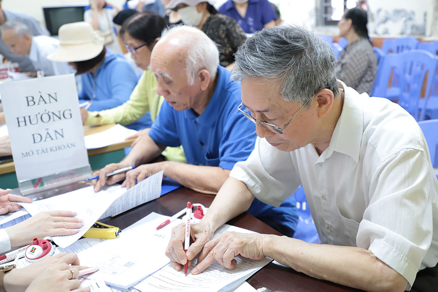 Điều kiện để nghỉ trước tuổi 5 năm theo Nghị định 178 được hưởng lương hưu tối đa