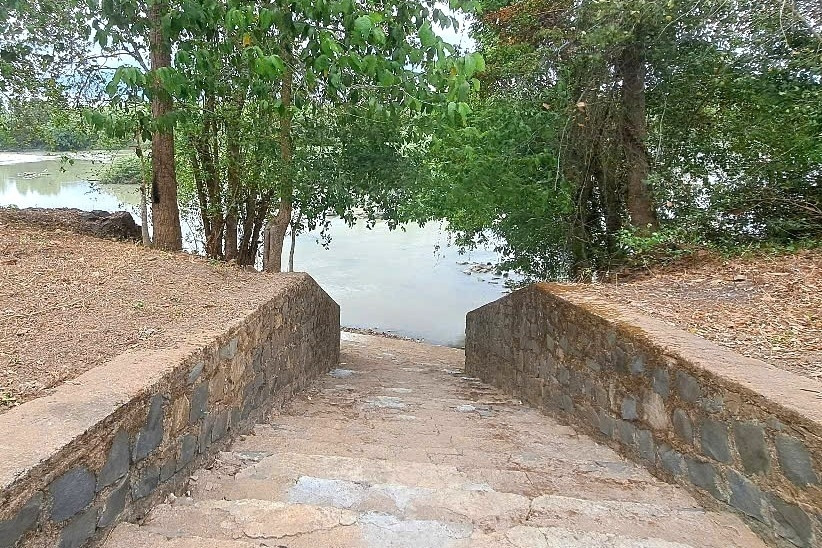 Nguồn gốc bến nước, nơi người M'nông ở Buôn Đôn cúng sức khỏe cho voi