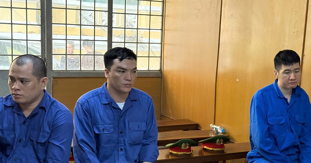 Nhận nợ thay em, chị gái bị bịt mắt đưa vào rừng, ép quay clip nhạy cảm