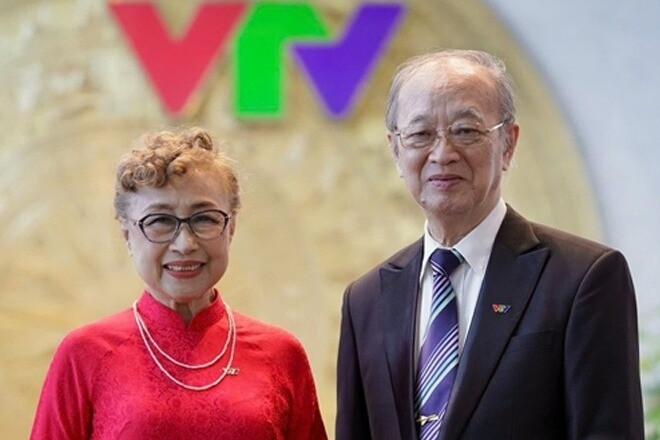 'Giọng đọc huyền thoại VTV' tuổi 80 hôn nhân hạnh phúc và cuộc sống an nhiên