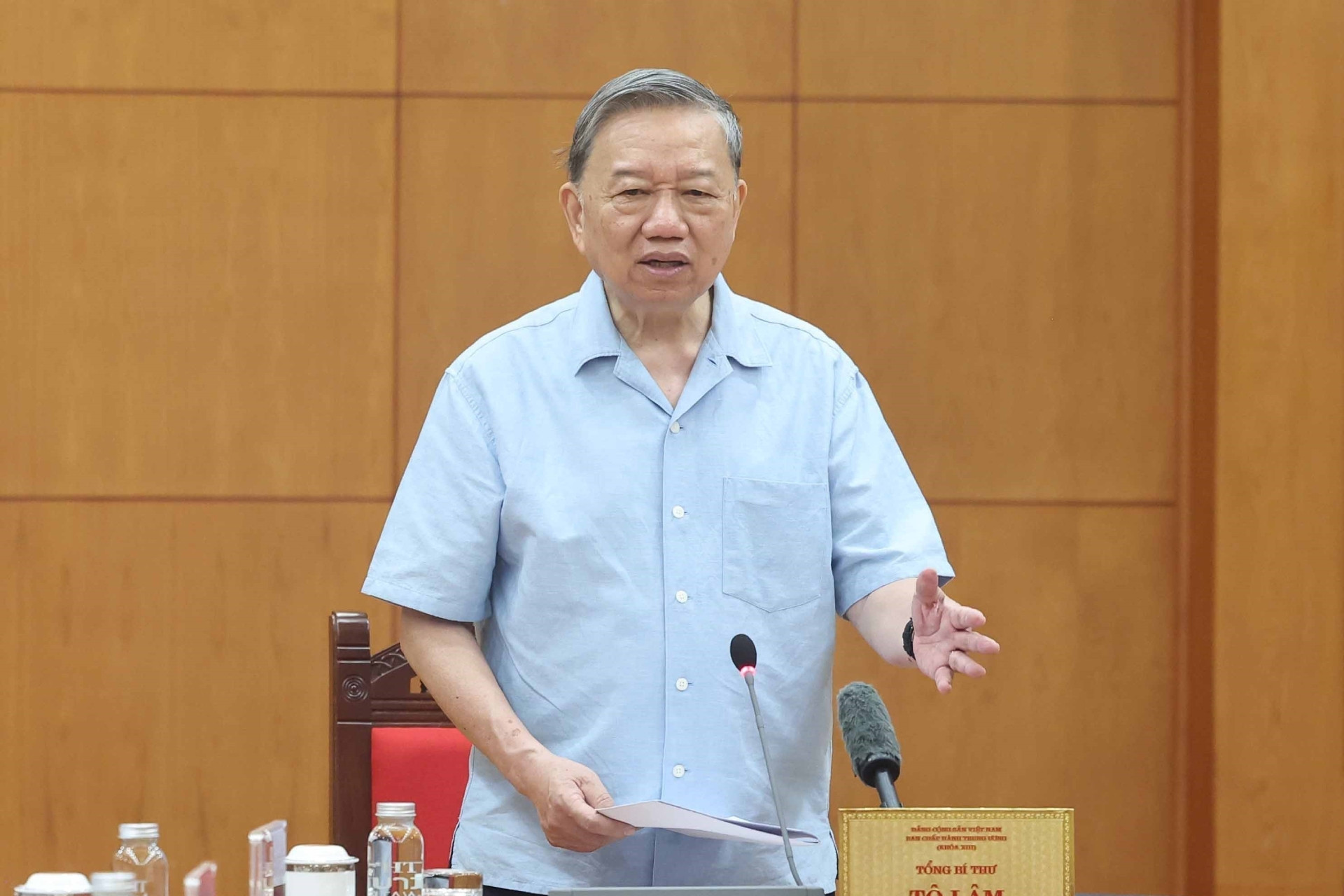 Tổng Bí thư lưu ý tình trạng 'quan - thương' qua vụ Tuấn 'thần đèn', Vi 'ngộ'