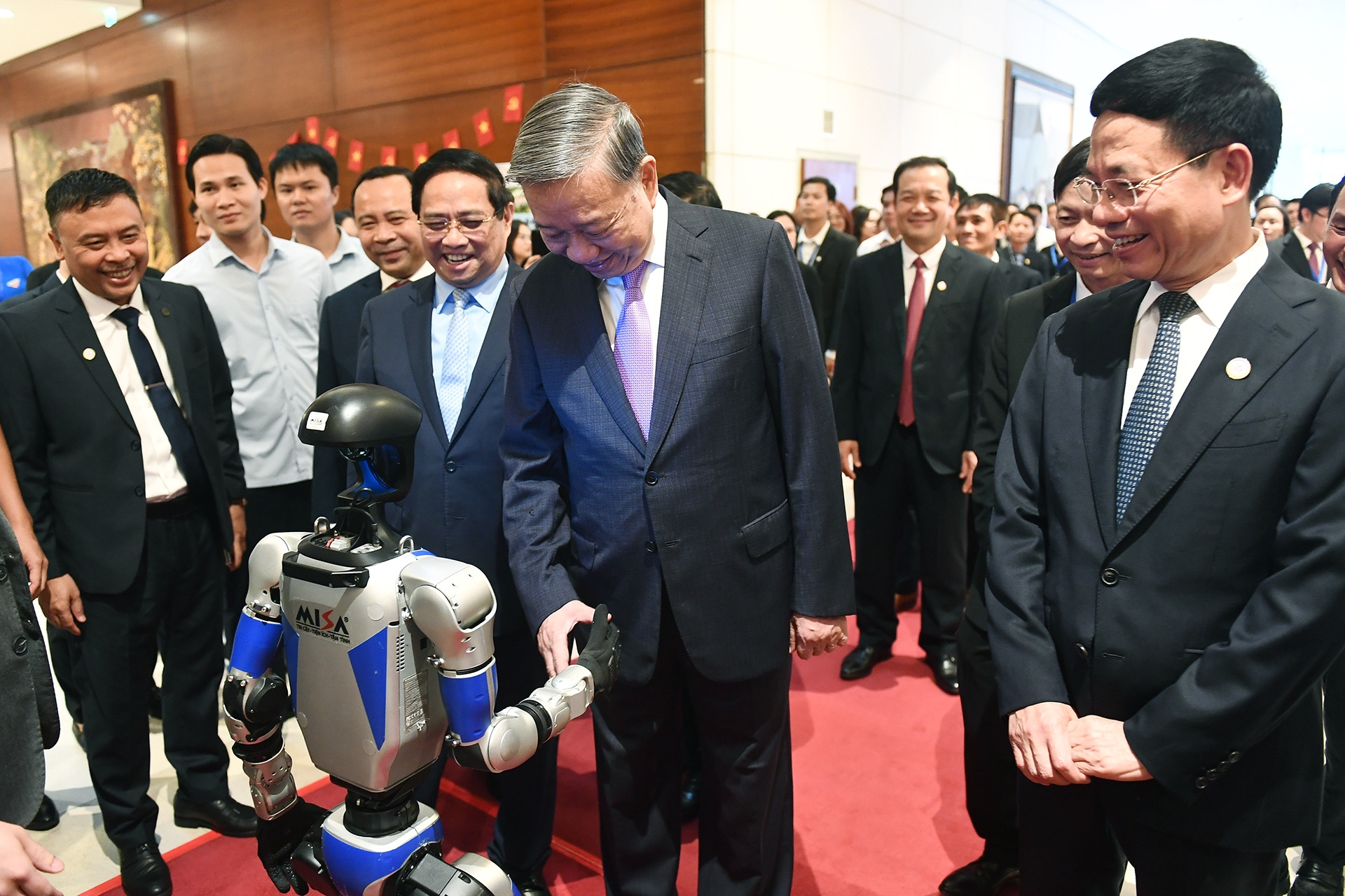 Tổng Bí thư Tô Lâm, Thủ tướng Phạm Minh Chính dự triển lãm thành tựu Bộ KH&CN