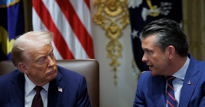 Tổng thống Trump hé lộ về cuộc họp khẩn với hàng trăm tướng lĩnh Mỹ