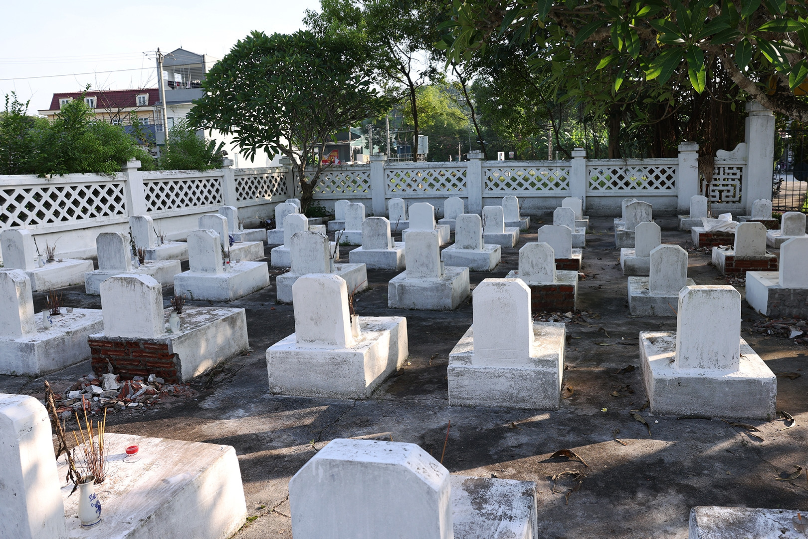 Vụ 18 ngôi mộ liệt sỹ bị đục phá: Quản trang tiết lộ cuộc gọi của cai xây dựng