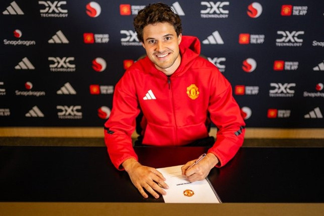 Courtois nhận xét 'cực chất' về thủ môn mới của MU