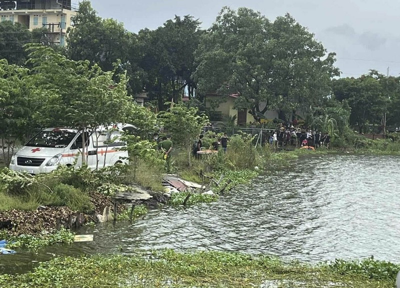 Hai cong nhan duoi nuoc o Bac Ninh.jpg