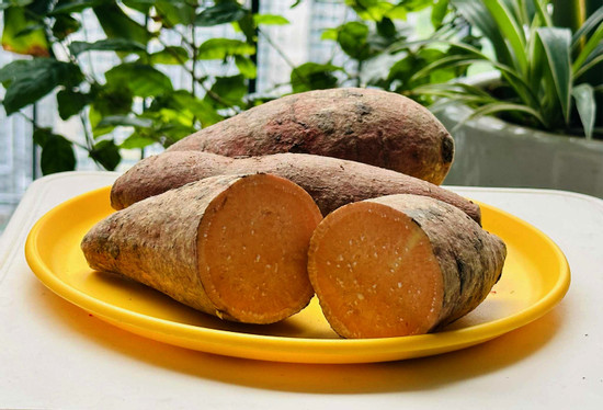 Khoai lang nướng ngon ngọt nhưng gây hại cho một nhóm người