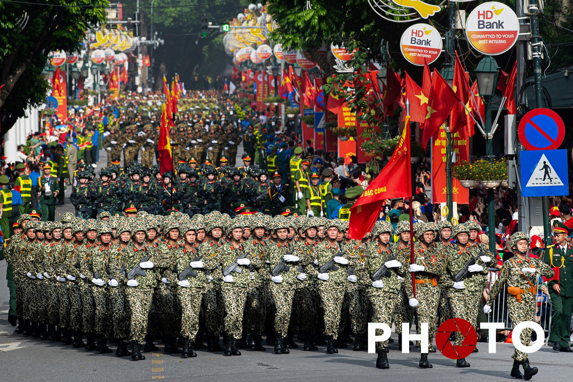 Khoảnh khắc ấn tượng lễ diễu binh, diễu hành A80