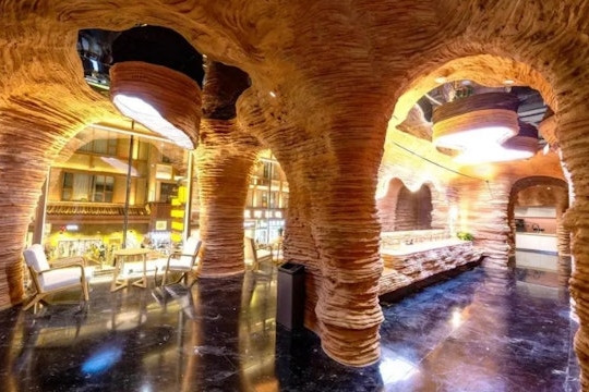 Nhà vệ sinh công cộng đẹp lạ, khách tưởng lạc vào triển lãm nghệ thuật