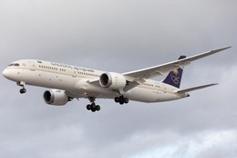 saudi arabian airlines boeing 787 london heathrow airport 090125 1 99661f7f8c7c4ee89bdd91b450c43b72.jpg