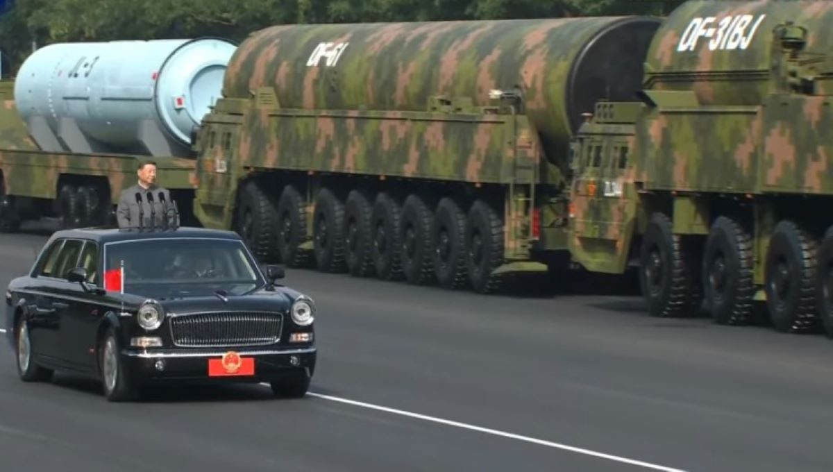 Tên lửa DF61 của Trung Quốc.jpg