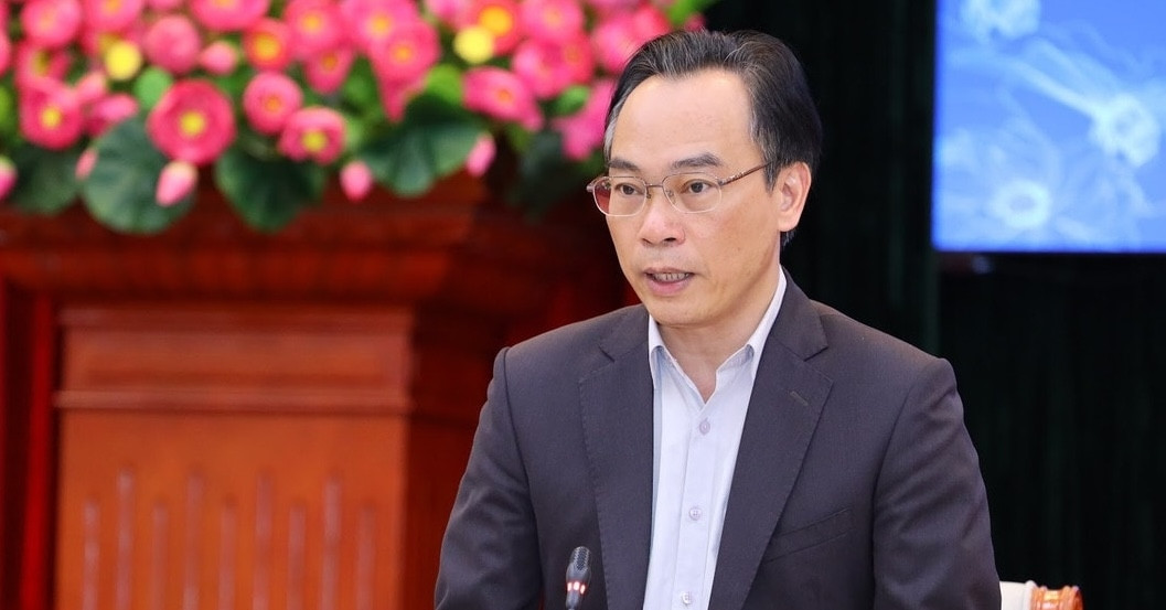 Thứ trưởng Bộ GD-ĐT Hoàng Minh Sơn làm Giám đốc...