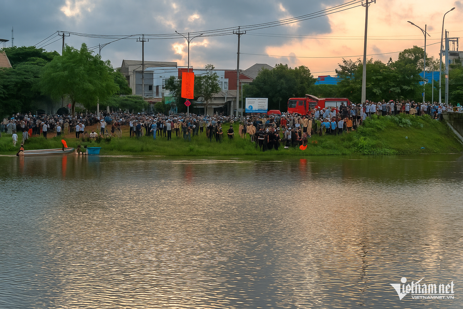 W-ChatGPT Image 19_54_53 3 thg 9, 2025.png