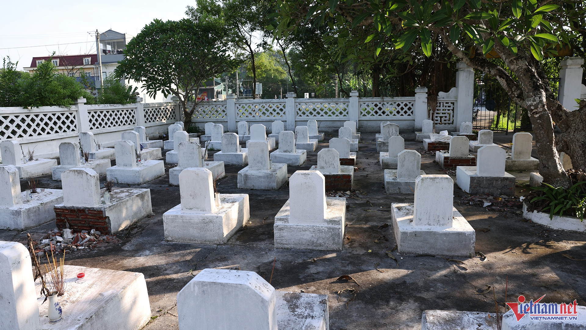 W-nghia trang 9 .jpg