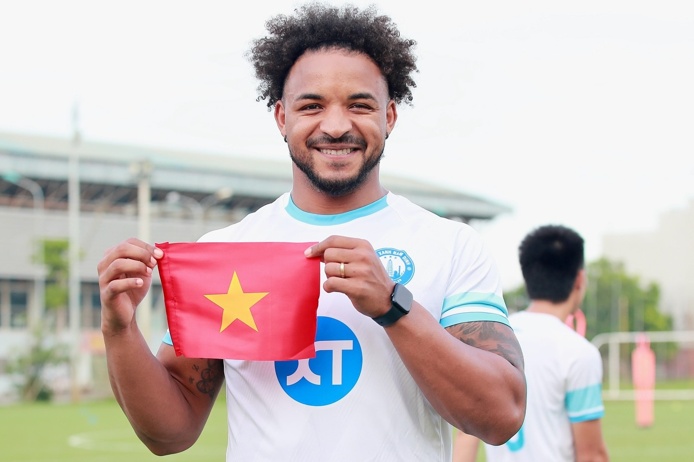 Xuân Son trở lại Việt Nam, báo tin cực vui với HLV Kim Sang Sik