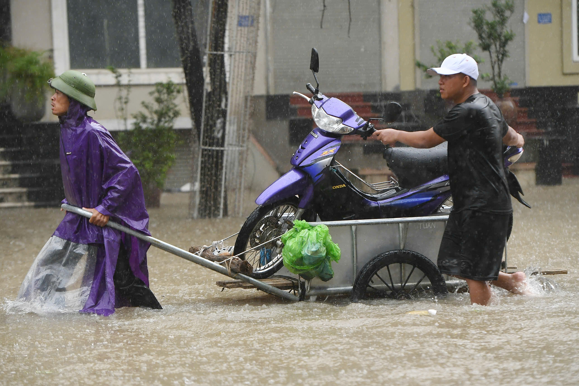 Dự báo thời tiết 30/9/2025: Nhiều tỉnh miền Bắc vẫn mưa rất to, Hà Nội tăng nhiệt
