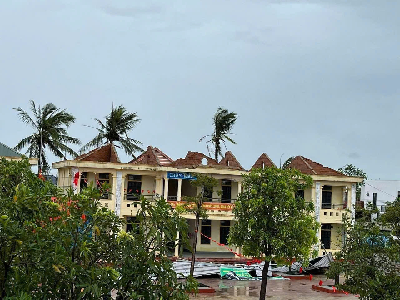 រូបថតព្យុះ 3.jpg