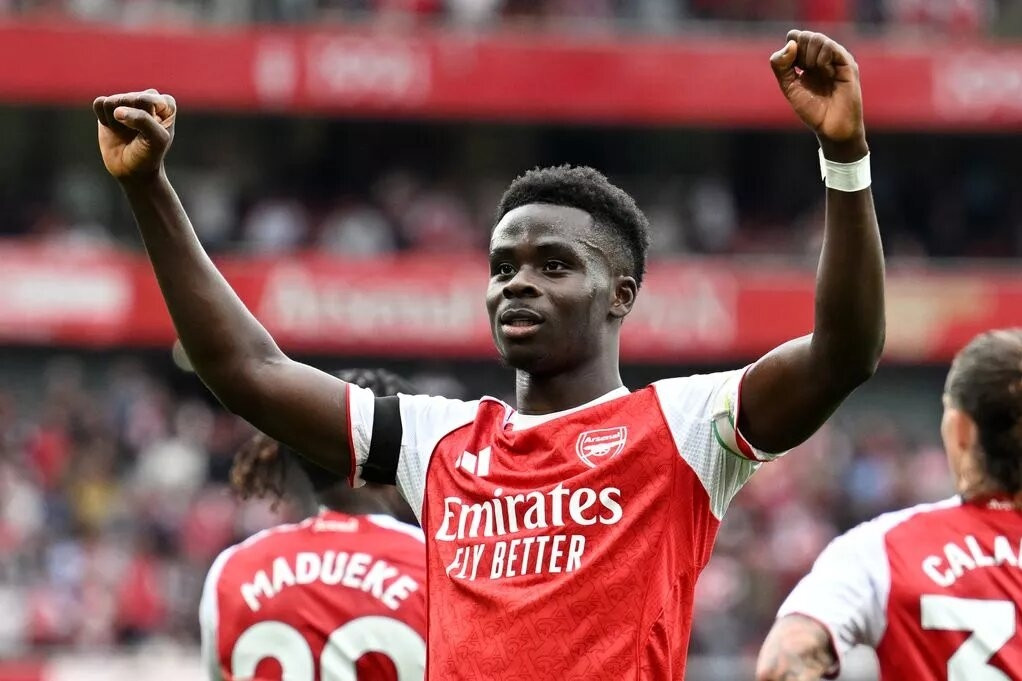 Arsenal 'thưởng' Bukayo Saka hợp đồng mới lương cao nhất đội