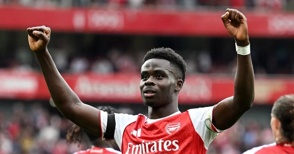 Arsenal &amp;apos;thưởng&amp;apos; Bukayo Saka hợp đồng mới lương cao nhất đội
