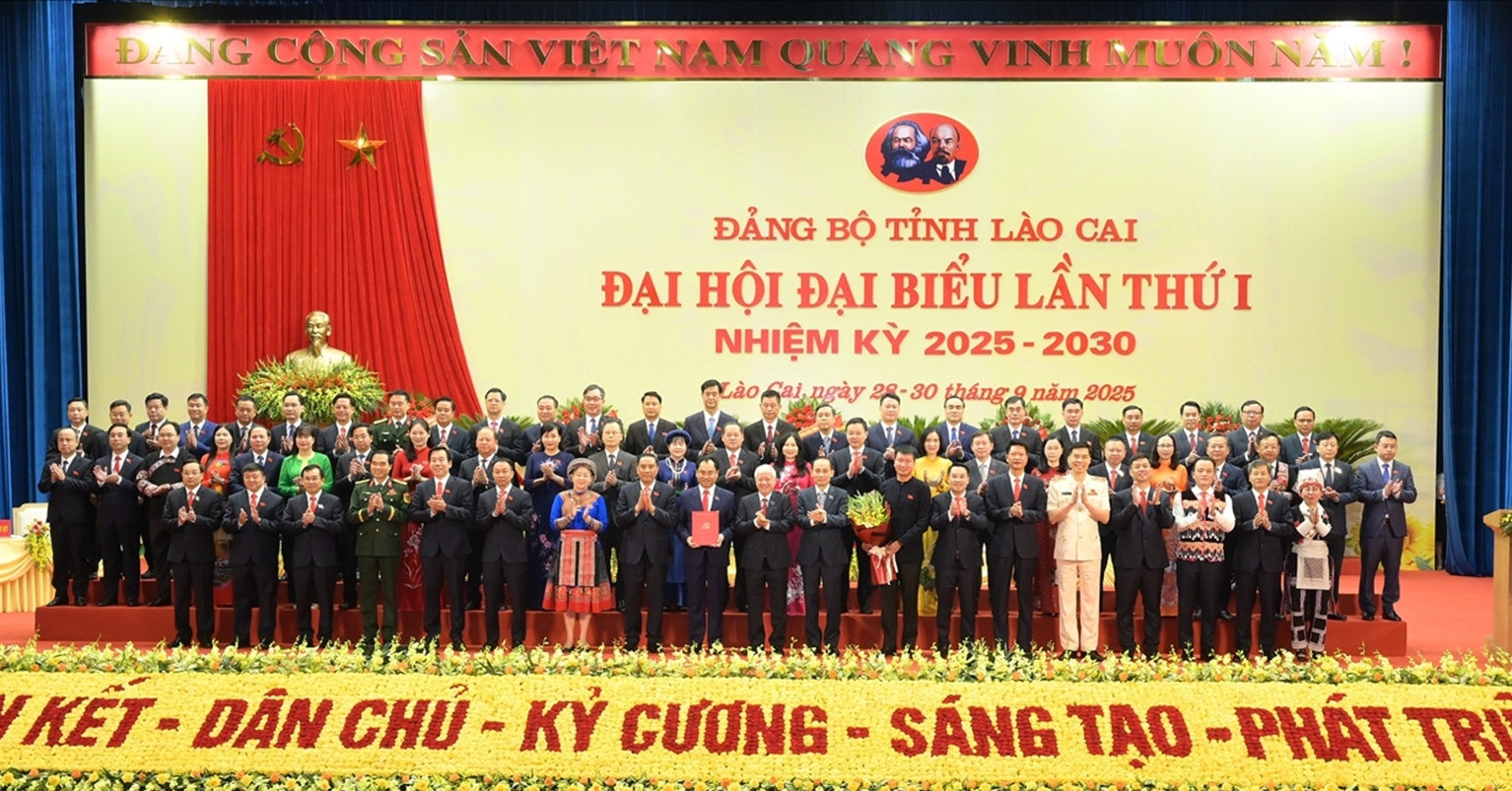 Bí thư không phải người địa phương: Cắt đứt từ gốc những 'dây mơ rễ má'