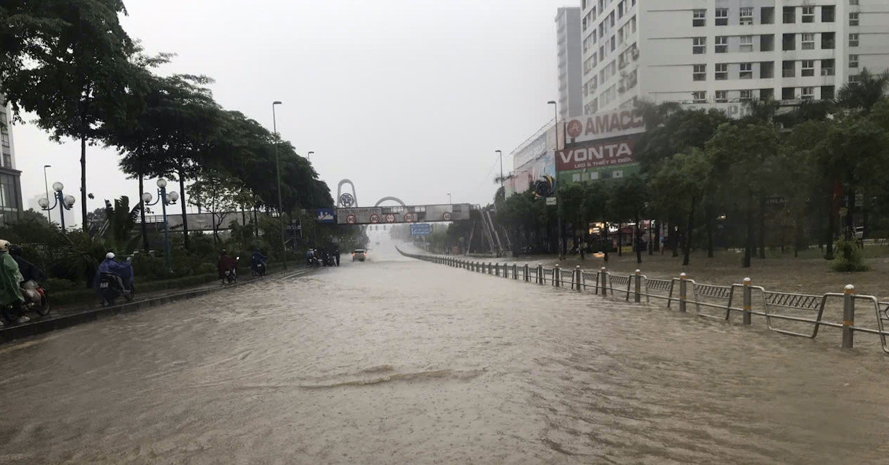 Cập nhật 82 điểm úng ngập không thể đi qua trên địa bàn Hà Nội