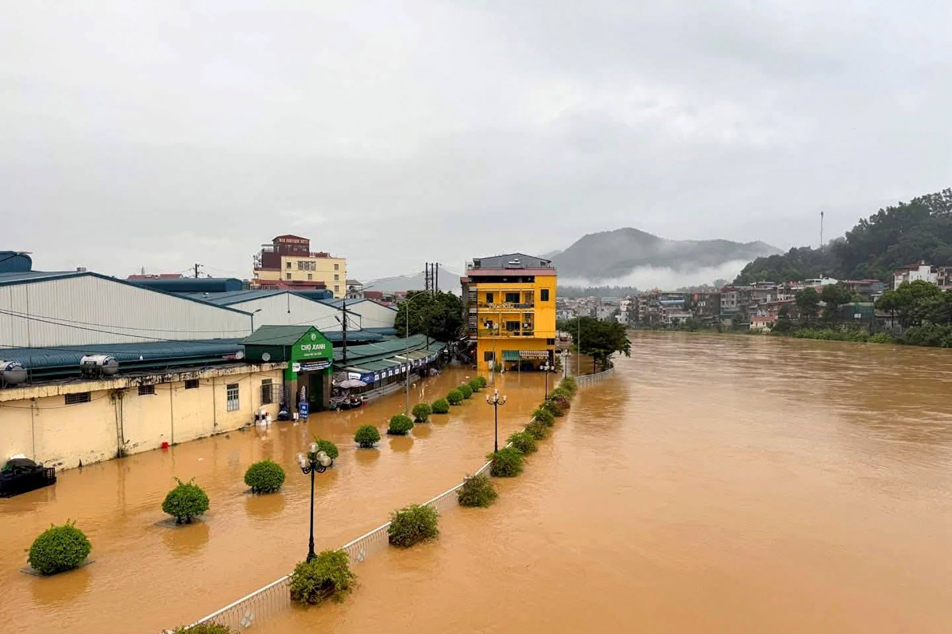 Lũ đặc biệt lớn trên sông Thao, nhiều khu vực ở miền Bắc nguy cơ ngập lụt nặng
