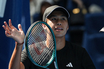 Tay vợt gốc Việt gây sốc khi loại Medvedev, lần đầu vào chung kết ATP Tour