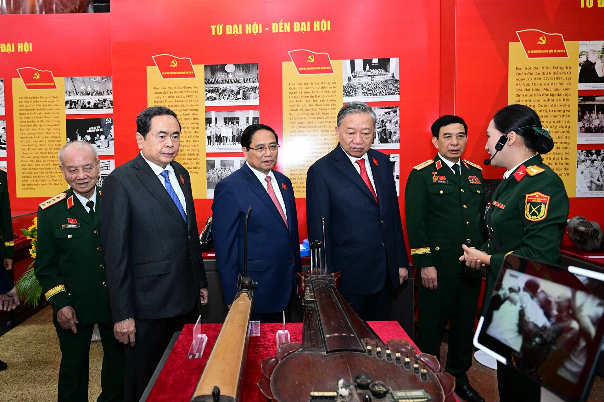 Tổng Bí thư: Quân đội cần có đối sách giữ &apos;trong ấm ngoài êm&apos;, &apos;nội yên ngoại tĩnh&apos;