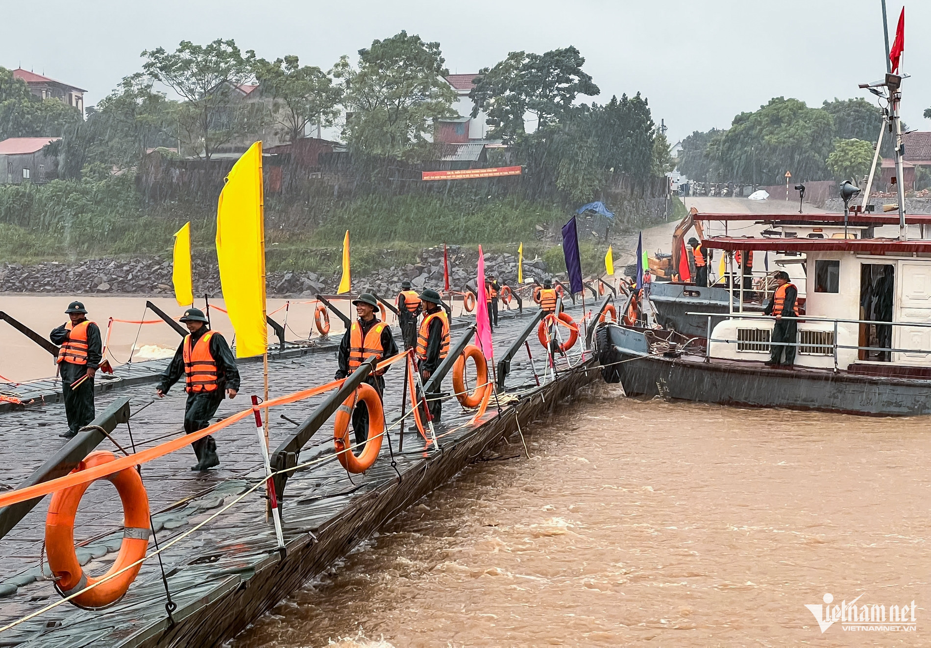 W-OK OK Cầu Phao_20.jpg