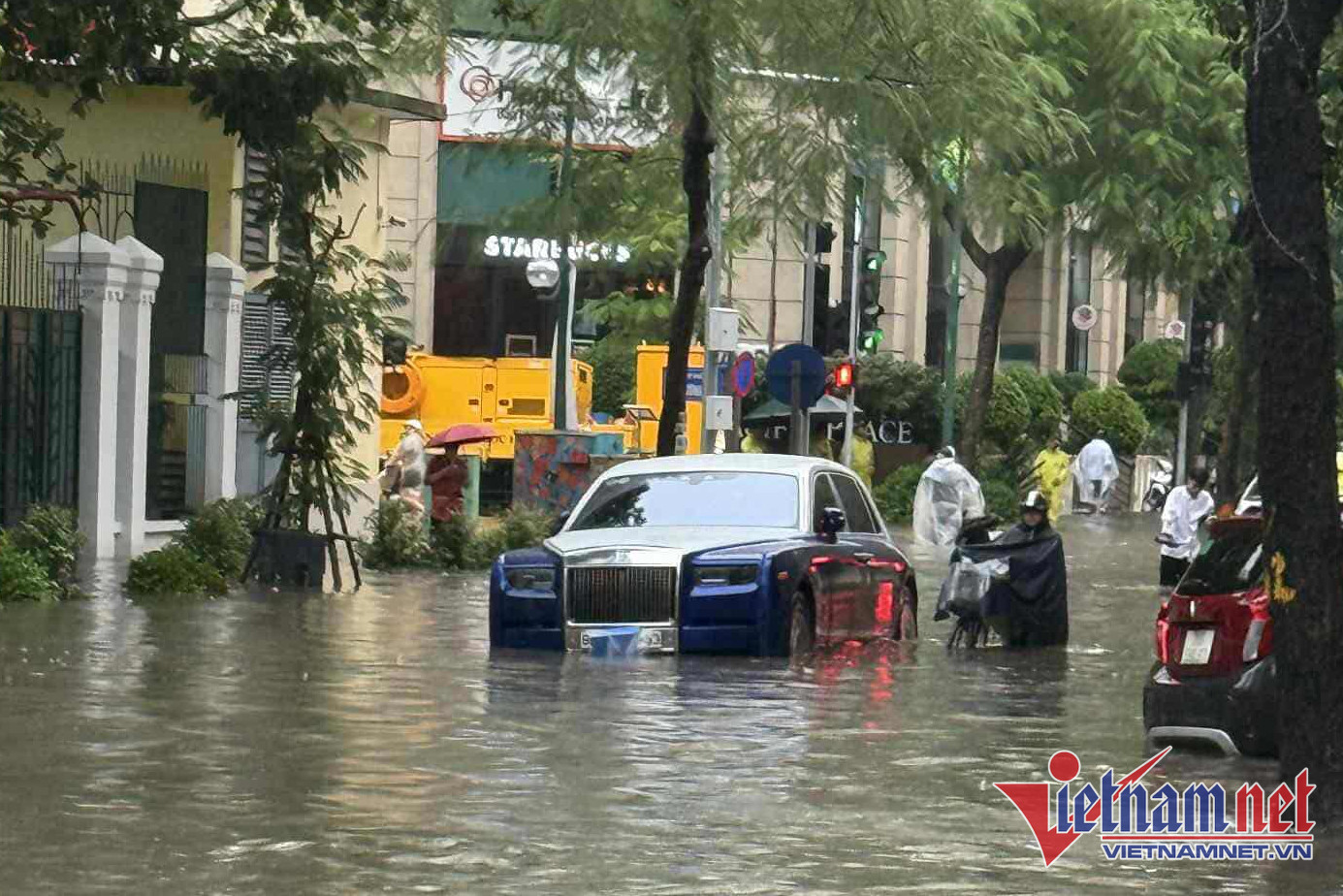 W-phantom nuoc 2.jpg