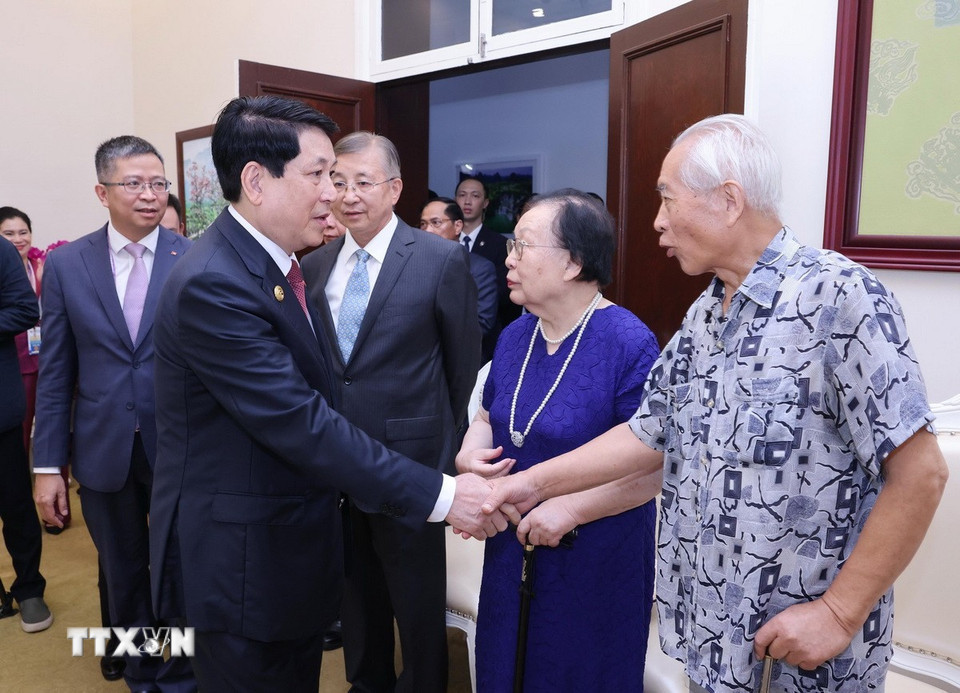 ០៤០៩ ប្រធានាធិបតីទទួលគ្រួសារទាហានចិន ២.jpg