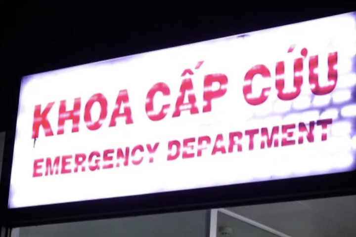 Đi cấp cứu vì đâm phải cành cây khi dọn dẹp