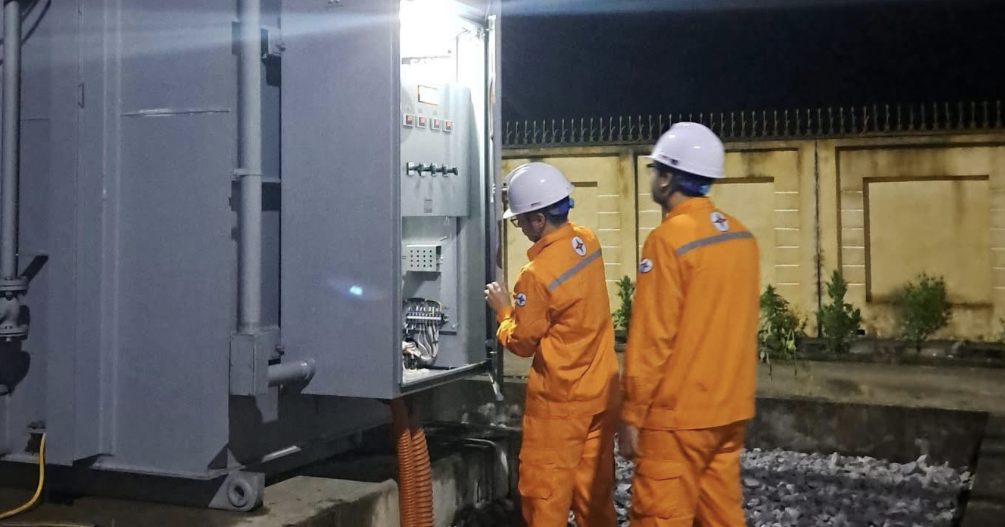 Dân kêu tiền điện tháng 8 tăng cao dù trời mát mẻ, Điện lực miền Bắc lên tiếng