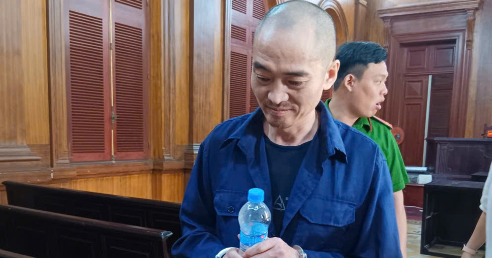 Dùng điện thoại quay lại cảnh trộm tiền trên máy bay, hành khách khiến tên trộm lộ diện