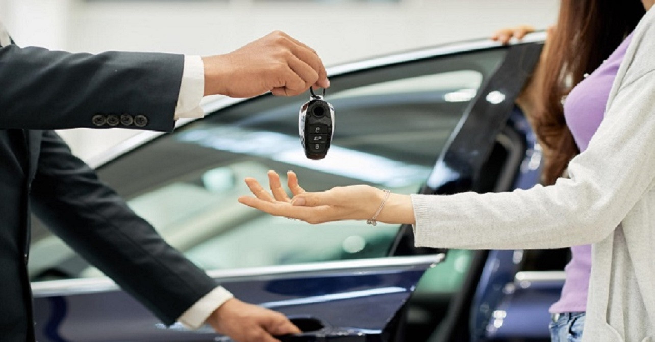 Chồng mua nhà, tặng xe cho nhân tình, vợ có đòi lại được không?