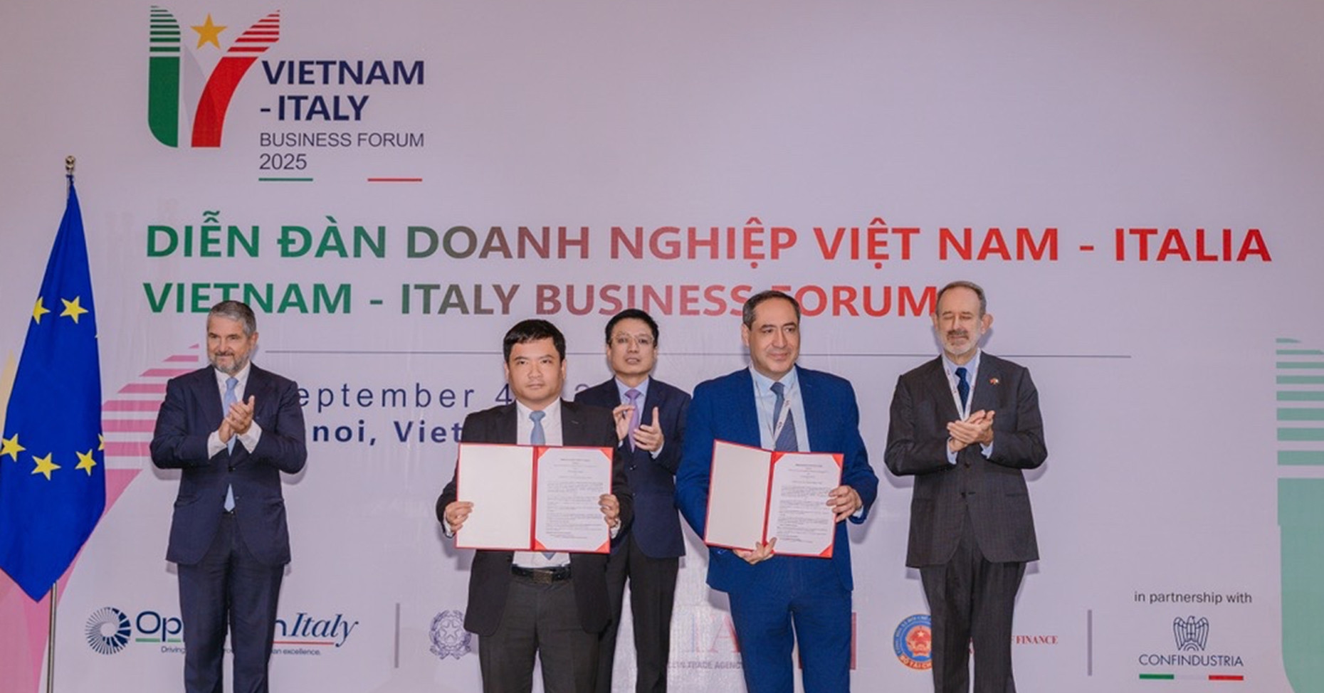 Tập đoàn Italy lập trung tâm nghiên cứu thiết bị vệ tinh tầm thấp tại Việt Nam