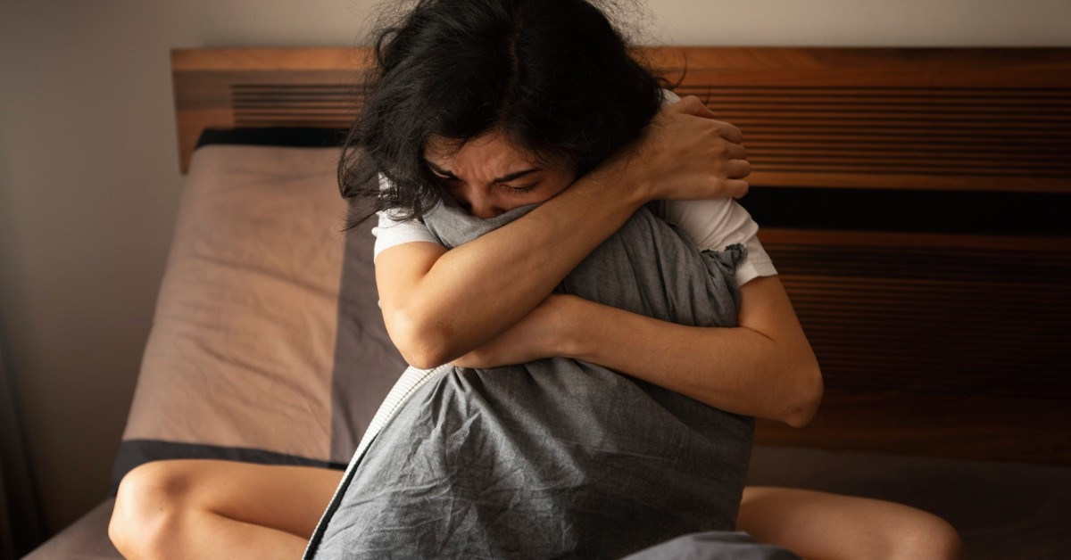 Tin nhắn giữa chồng và bạn thân hé lộ bí mật khiến vợ 5 năm không thể có con