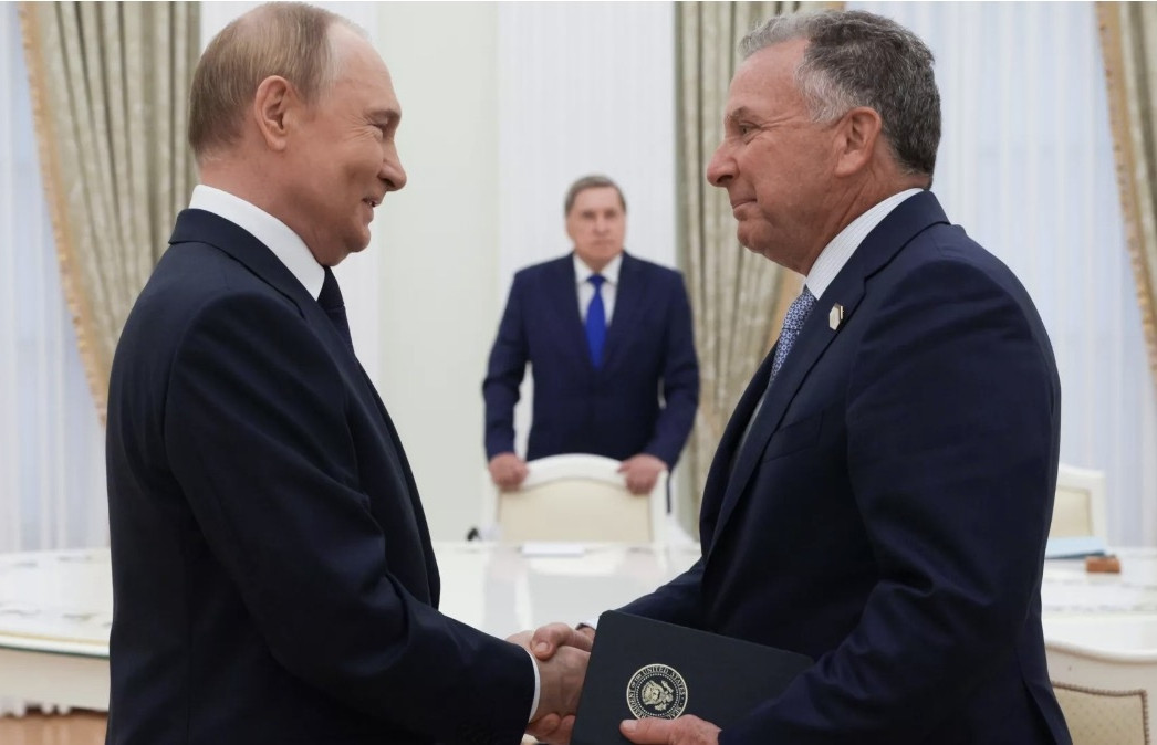 Tổng thống Putin bảo vệ đặc phái viên của ông Trump