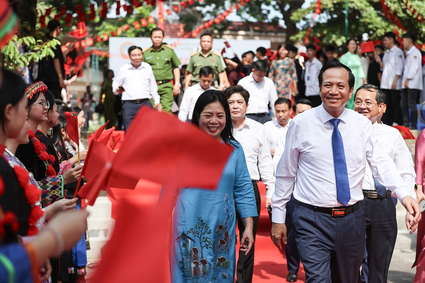 Bộ trưởng Đào Ngọc Dung: Khẩn trương đầu tư cơ sở vật chất trường vùng cao Việt Bắc
