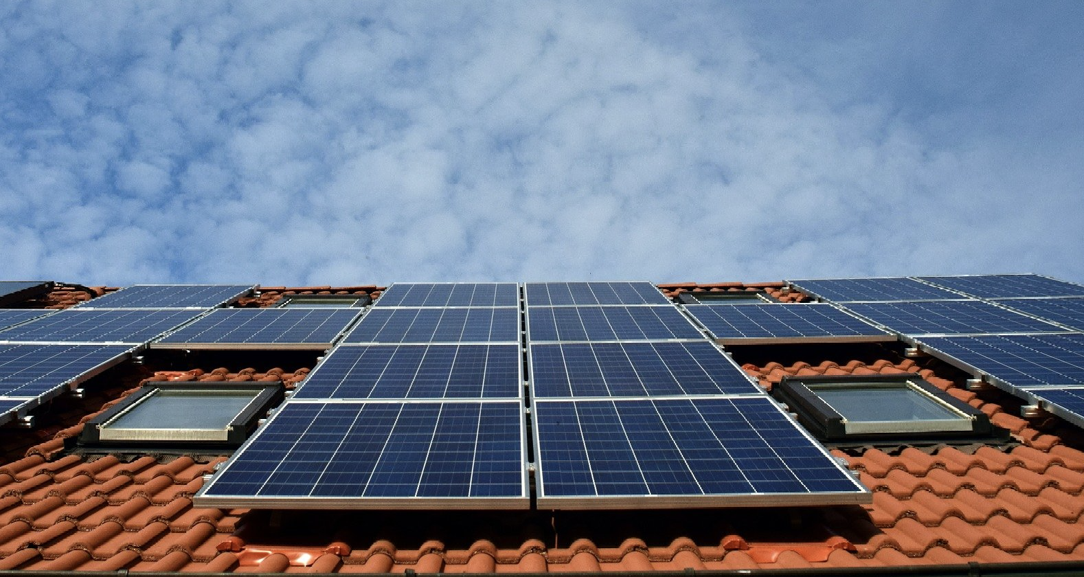 Cản trở dân lắp điện mặt trời mái nhà, 2 công ty điện lực bị đề nghị phạt số tiền ‘khủng’