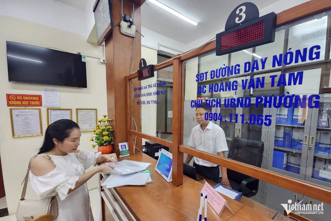 Đã có CSDL dân cư, người dân vẫn bị bắt khai giấy khi đến làm thủ tục hành chính