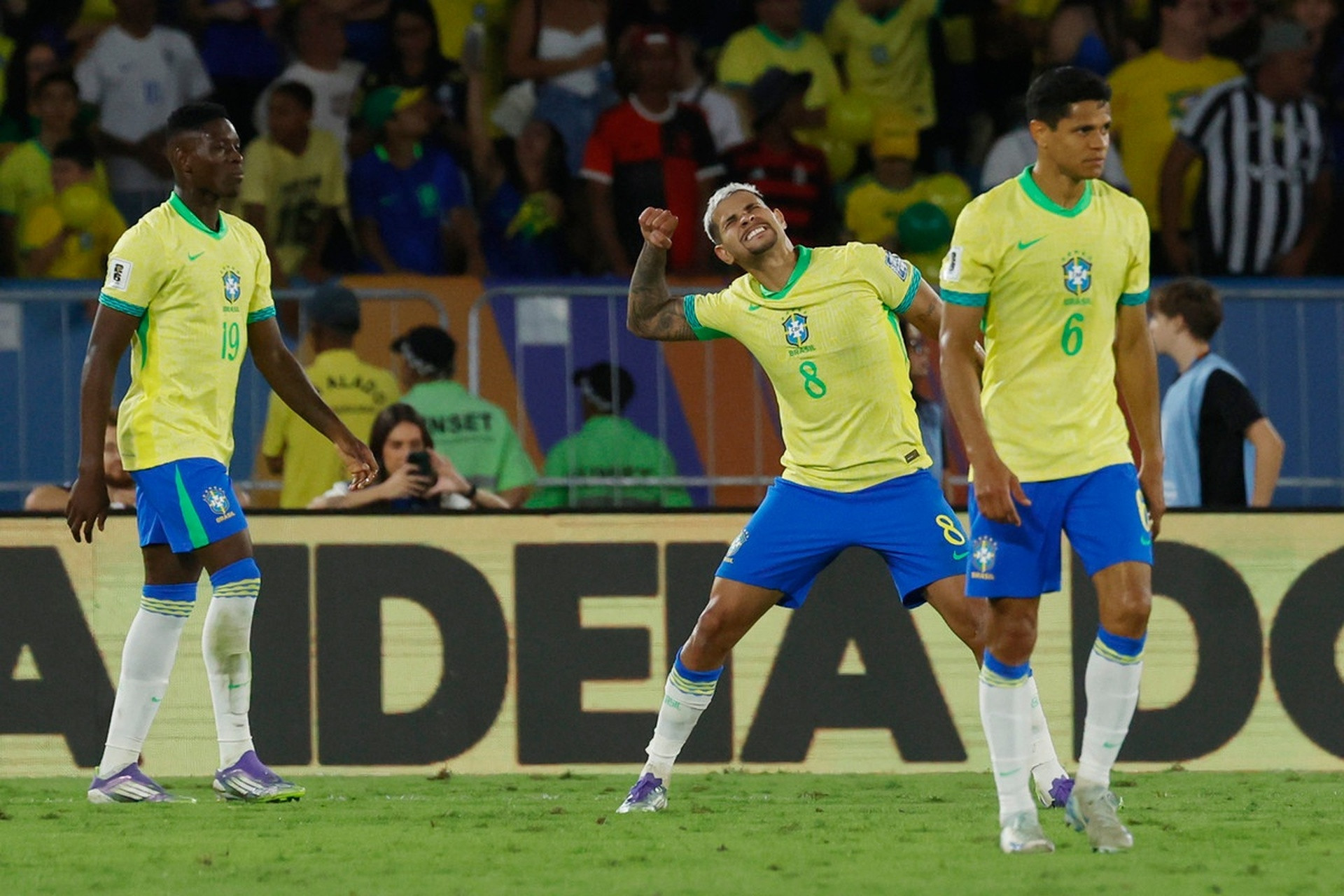 EFE - Bruno Guimaraes Brazil Chile.jpg