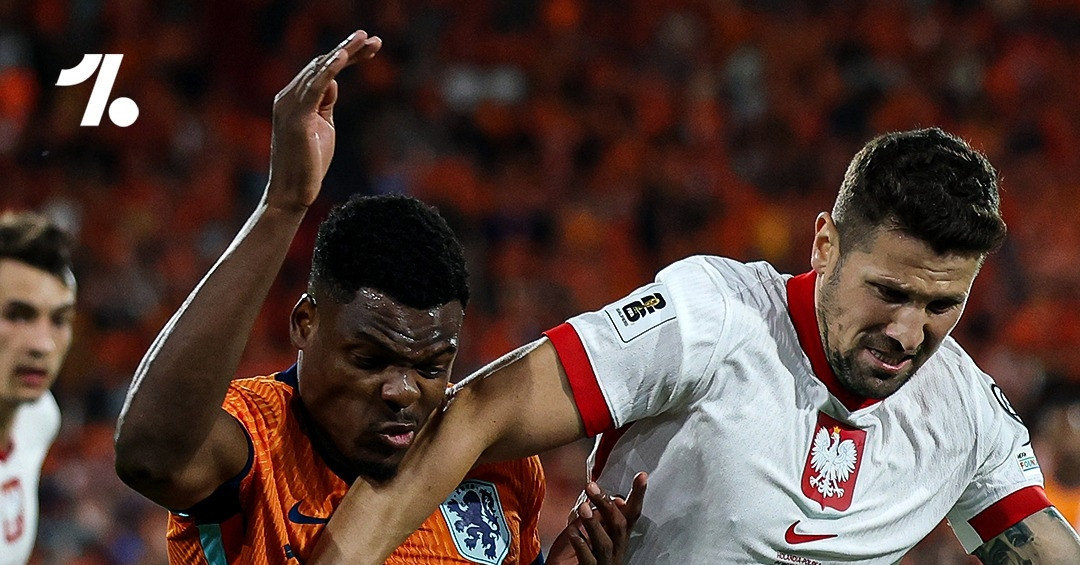 Hà Lan đánh rơi chiến thắng trước Ba Lan