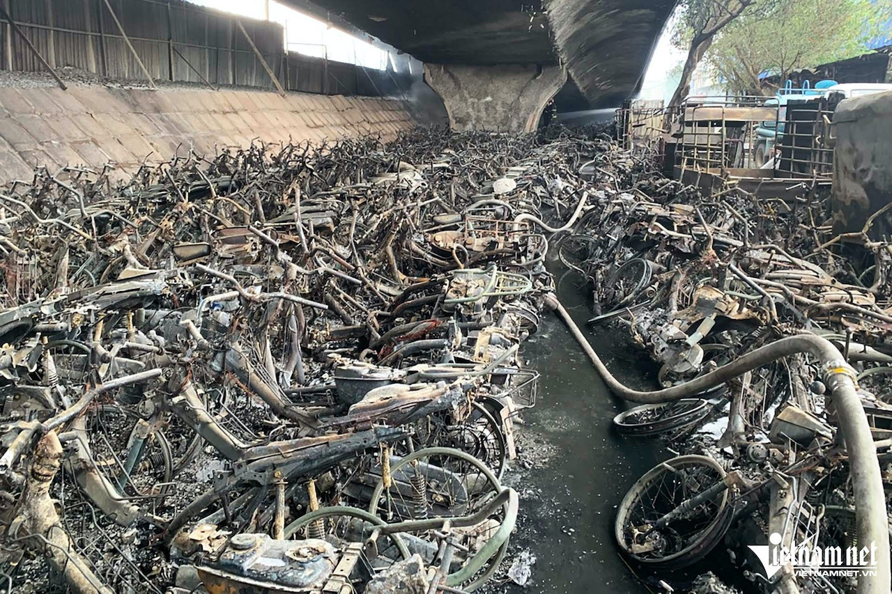 Khẩn trương điều tra nguyên nhân vụ cháy bãi xe ở gầm cầu Vĩnh Tuy