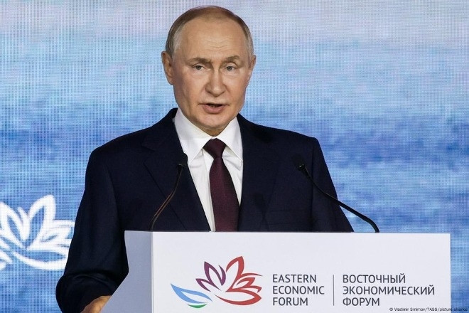 Ông Putin nói 'Đại bàng luôn nhìn hai hướng', cởi mở về hợp tác Nga - Mỹ